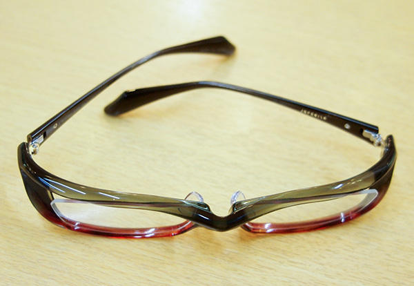 http://www.megane-eye.com/new/hold/jn-592-3.jpg