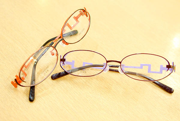 http://www.megane-eye.com/new/hold/parfait-1.jpg