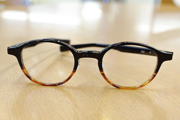 https://www.megane-eye.com/new/hold/2a29402f670315fb2fd1a9cdeb674851d638f5a1.JPG