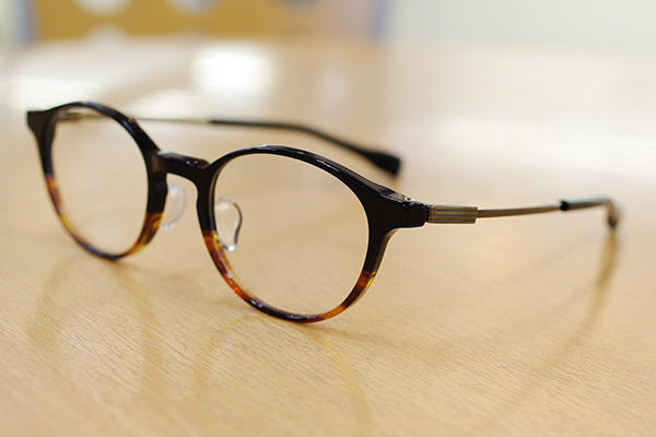 https://www.megane-eye.com/new/hold/9999APM06-3.jpg