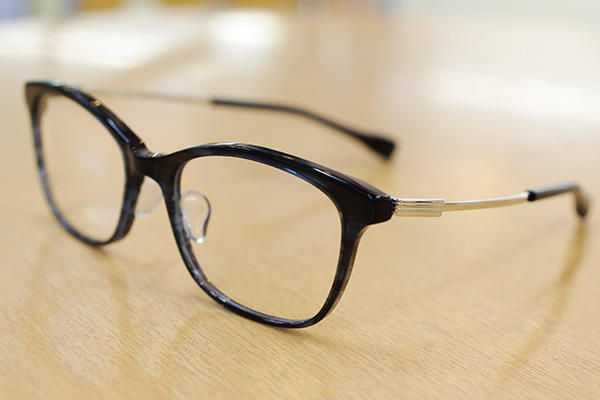 https://www.megane-eye.com/new/hold/9999APM06-4.jpg