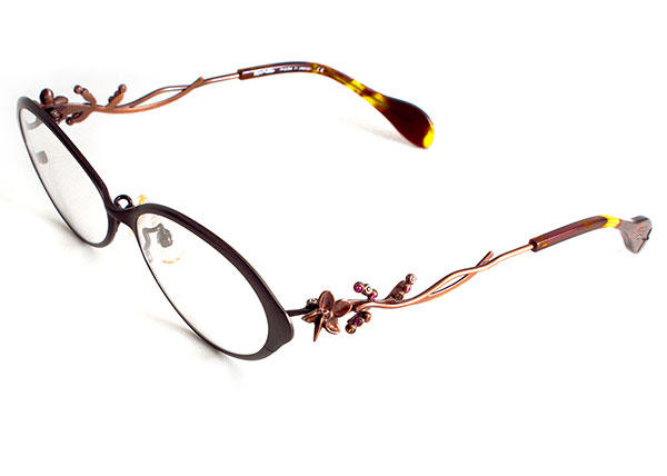 https://www.megane-eye.com/new/hold/a26e5c3153ae7a6a023a30a63bc8a326c8bd9779.jpg