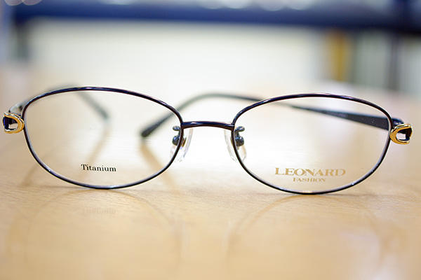 https://www.megane-eye.com/new/hold/ao12-2.jpg