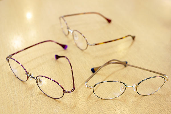 https://www.megane-eye.com/new/hold/bp3218-2.jpg