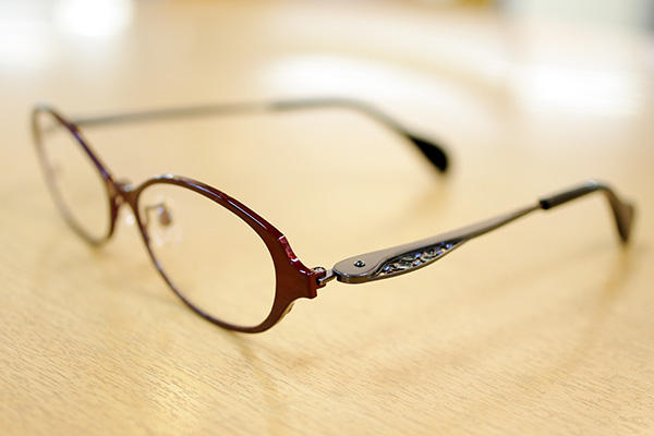 https://www.megane-eye.com/new/hold/cosmo-2.jpg