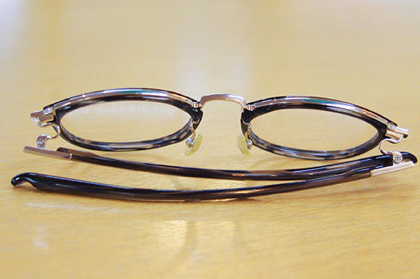 https://www.megane-eye.com/new/hold/m101-3.jpg